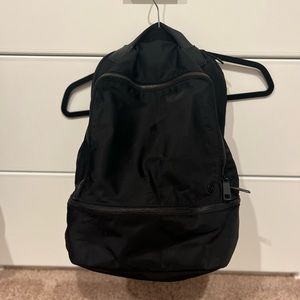 City Adventurer Backpack 20L - Black
